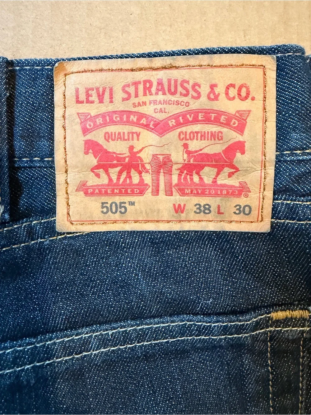 Levis straight leg